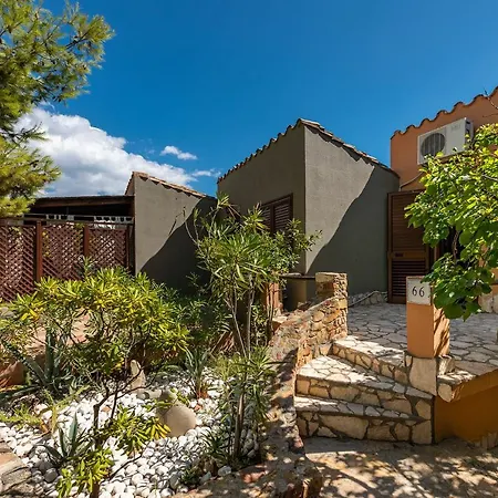 Domus Luna With Sea View Tatil Evi *