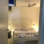 Domus Luna With Sea View * 维拉西米乌斯
