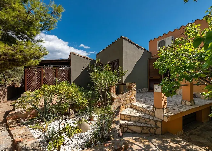 Domus Luna With Sea View 度假居 *