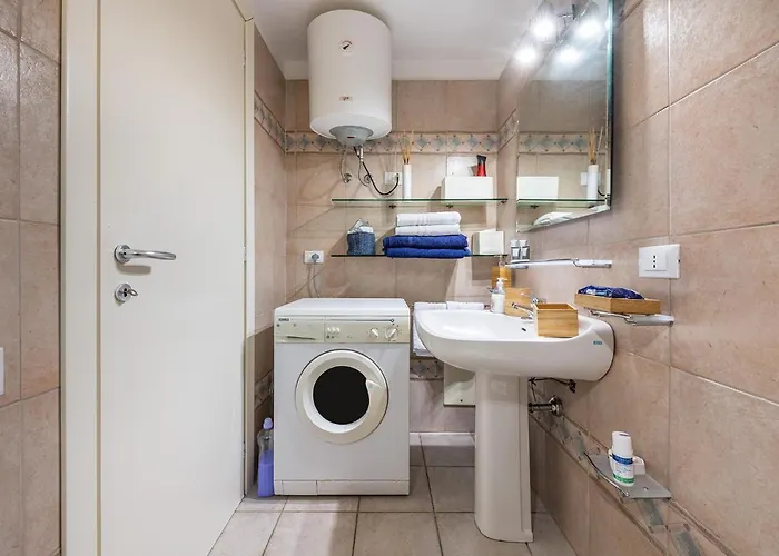 Domus Luna With Sea View * 维拉西米乌斯